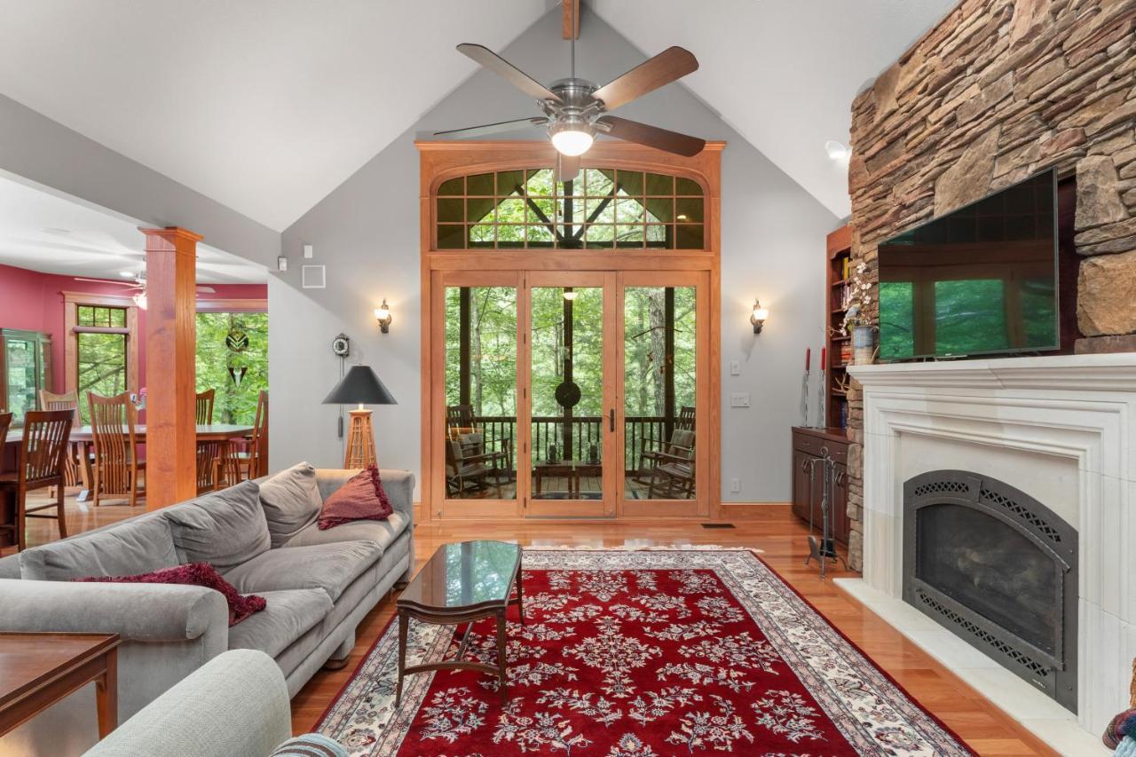 Falling Waters At Rumbling Bald Lake Lure Exterior photo