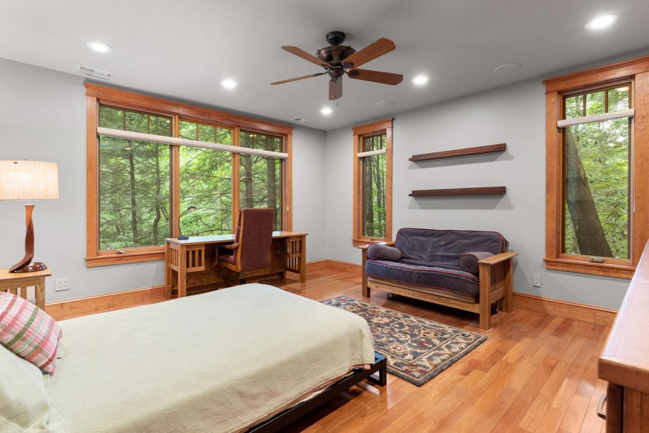 Falling Waters At Rumbling Bald Lake Lure Exterior photo