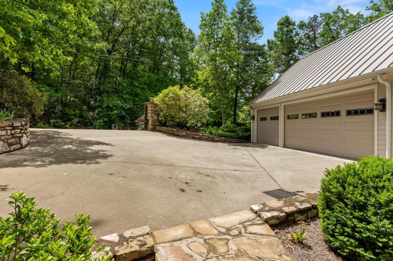 Falling Waters At Rumbling Bald Lake Lure Exterior photo