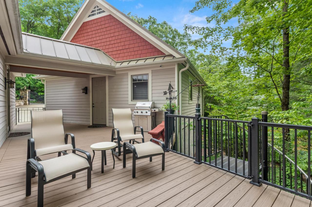 Falling Waters At Rumbling Bald Lake Lure Exterior photo