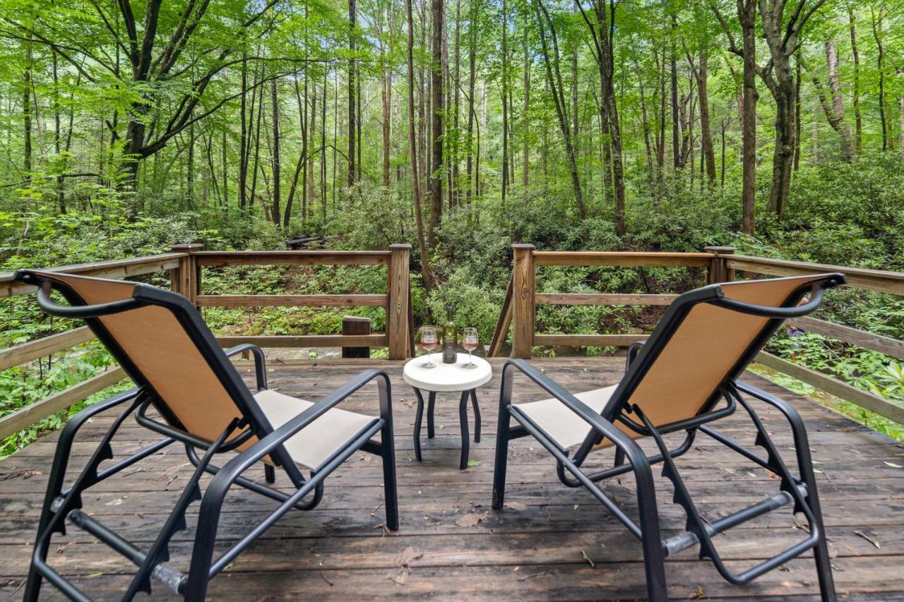 Falling Waters At Rumbling Bald Lake Lure Exterior photo