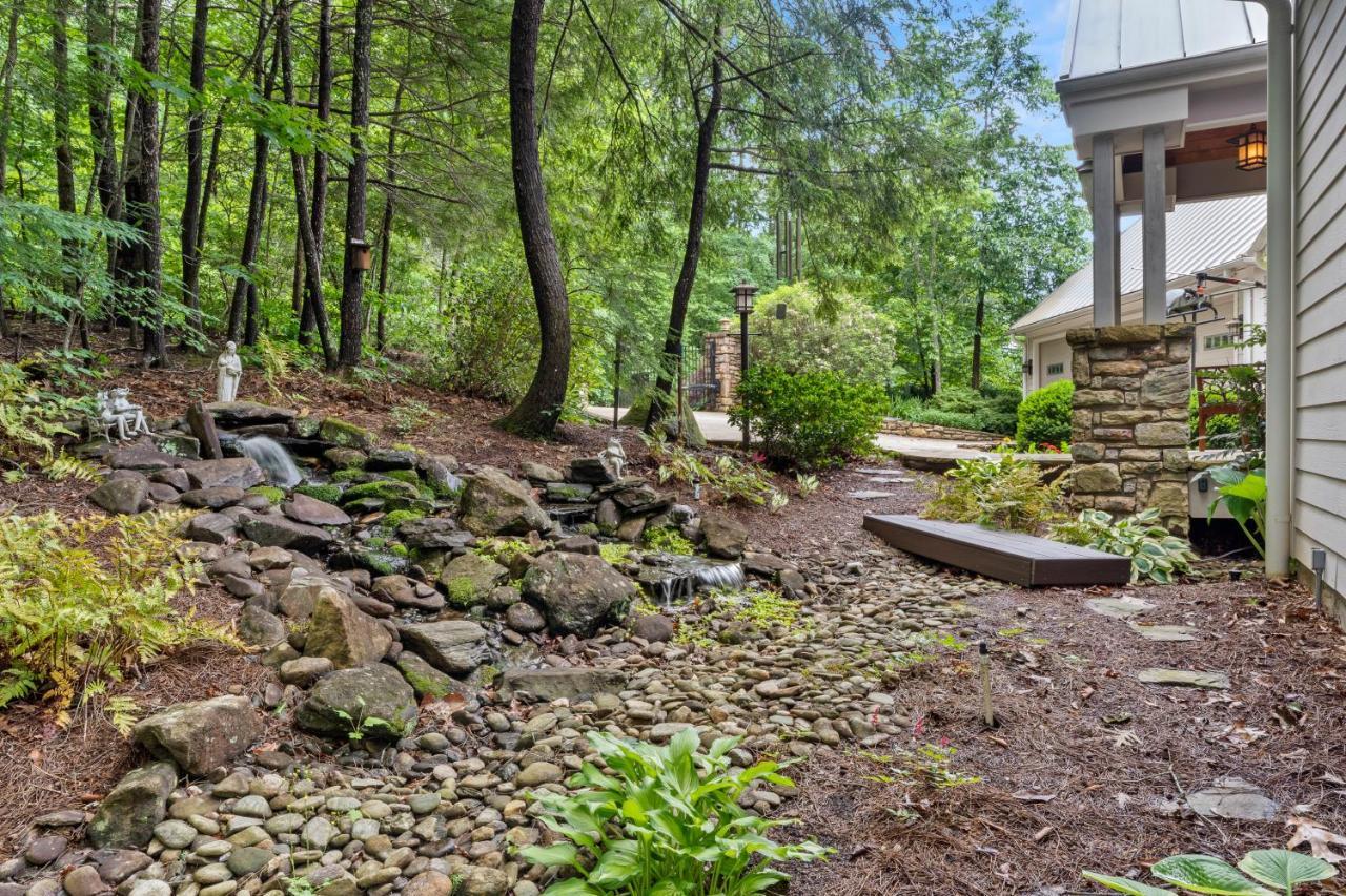 Falling Waters At Rumbling Bald Lake Lure Exterior photo
