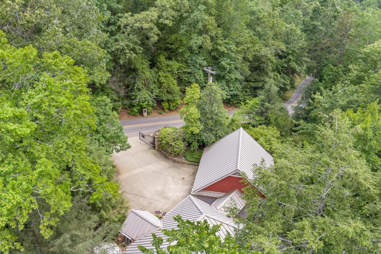 Falling Waters At Rumbling Bald Lake Lure Exterior photo